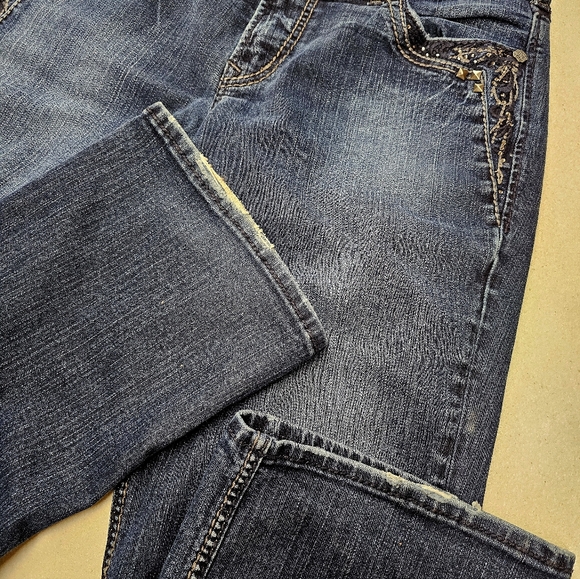 Silver Jeans - Picture 9 of 12